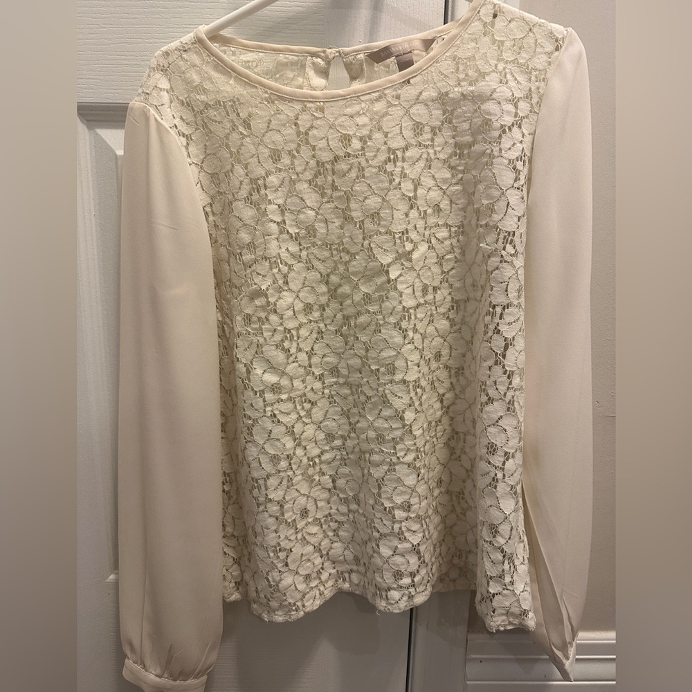 BANANA REPUBLIC • Elegant Cream Lace Women's Top